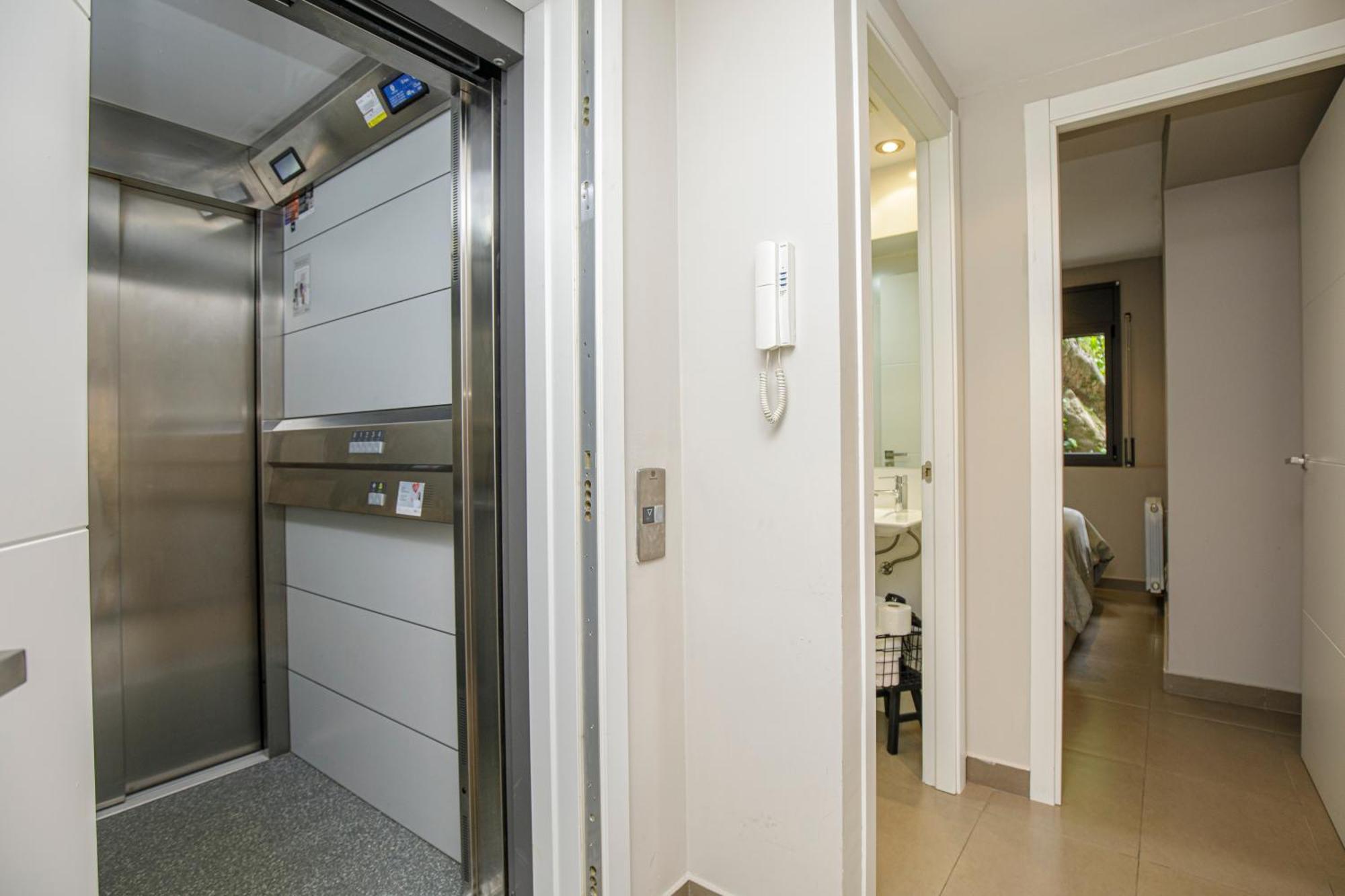 Centric Ripoll Apartment Ngoại thất bức ảnh